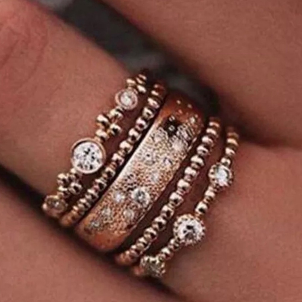 Stackable rings set of 5 ring sz 7 Rose gold